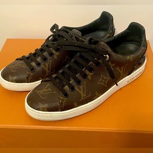 LOUIS VUITTON FRONTROW SNEAKERS